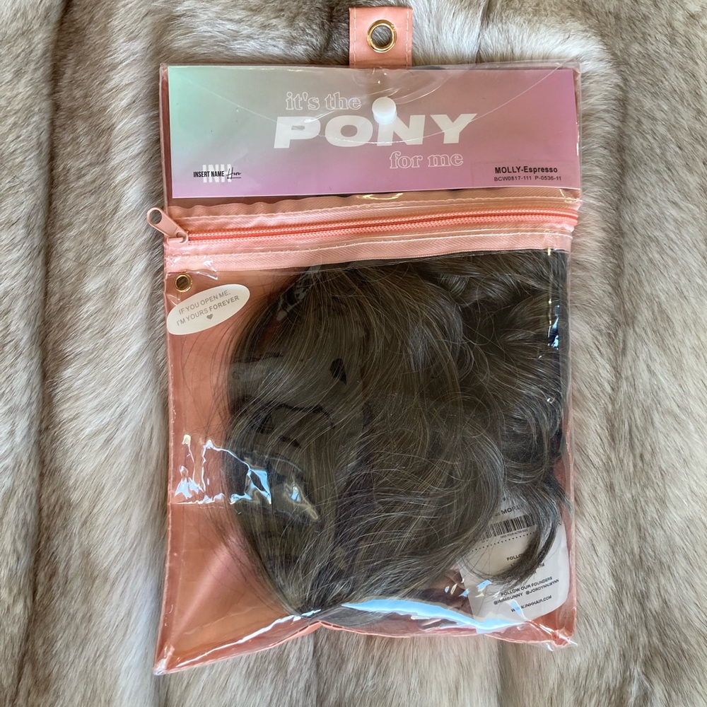 INH clip in ponytail